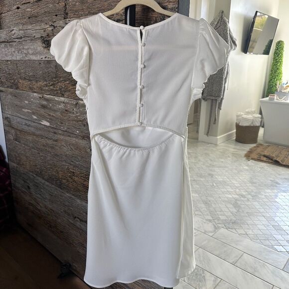 All in Favor Puff Sleeve Sweatheart Neck Dress in Ivory - Picture 4 of 10
